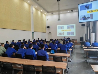 “警鐘長(zhǎng)鳴”，班組全員開(kāi)展“4.25”安全學(xué)習(xí)日